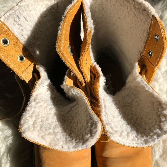 Timberland Boots - Picture 4 of 7